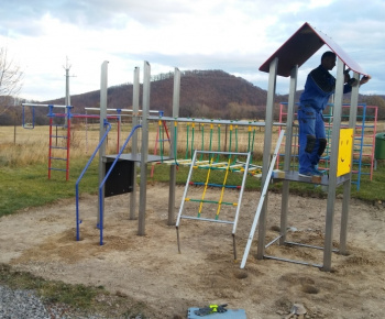 Projekty / Výstavba detského ihriska - november 2018 - foto