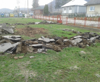 Projekty / Úprava verejných priestranstiev v obci Slanská Huta - foto