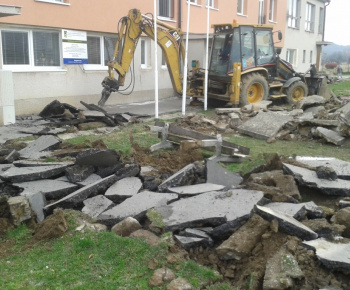 Projekty / Úprava verejných priestranstiev v obci Slanská Huta - foto