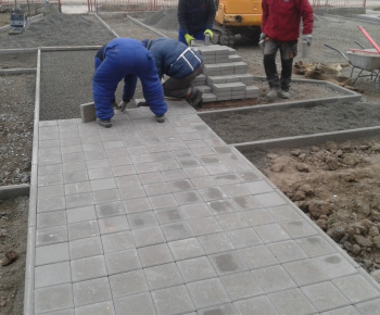 Projekty / Úprava verejných priestranstiev v obci Slanská Huta - foto