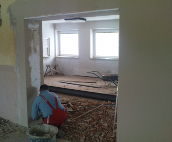 Projekty / Rekonštrukcia vnútorných priestorov obecného úradu 2009 - foto